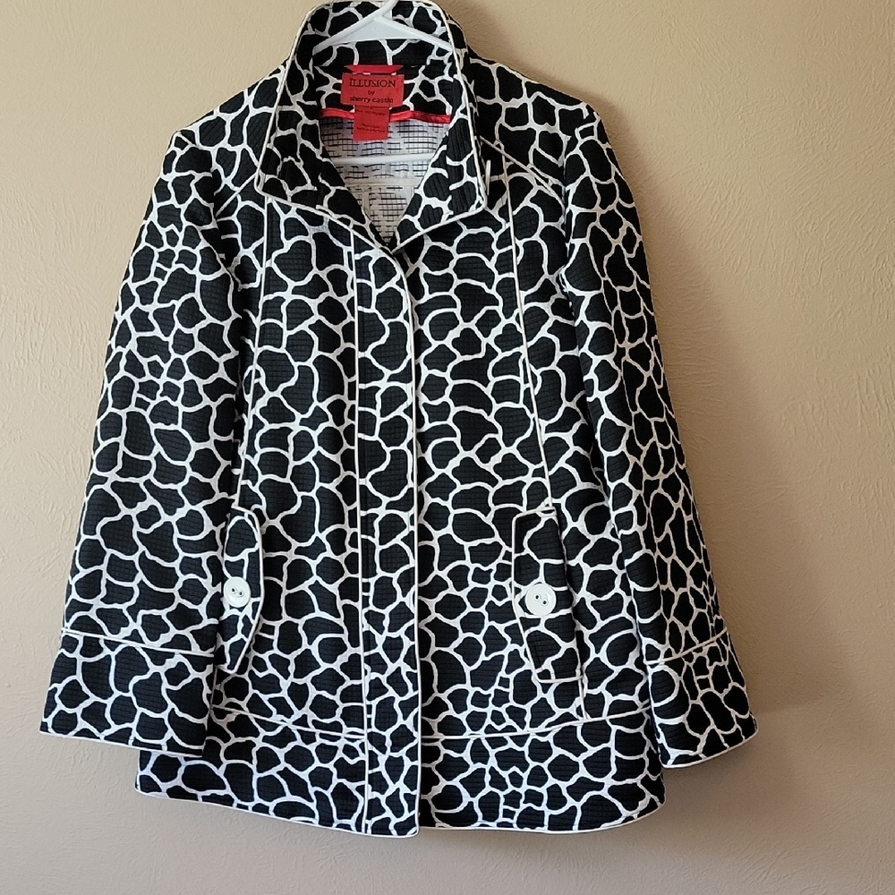 Illusuon By Sherry Cassin Black and White Giraffe Print Coat Jacket Retro